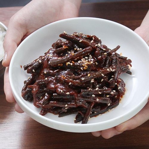 셀러허브 식품 고추장 마늘쫑 장아찌 1kg 국산 마늘쫑 무침 마늘쫑 고추장 장아찌 혼밥메뉴 집밥반찬 겨울 밑반찬
