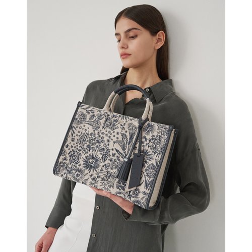 닥스 액세서리 [서머시즌오프][미스티플라워 자카드] 네이비 플라워자수 자카드 토트백 M  (DCBA5E655N2)