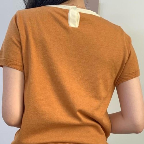 신상오픈런 레테딧 배색 여성 비스코스 스프링 넥라인 스웨터 보들 숏슬리브