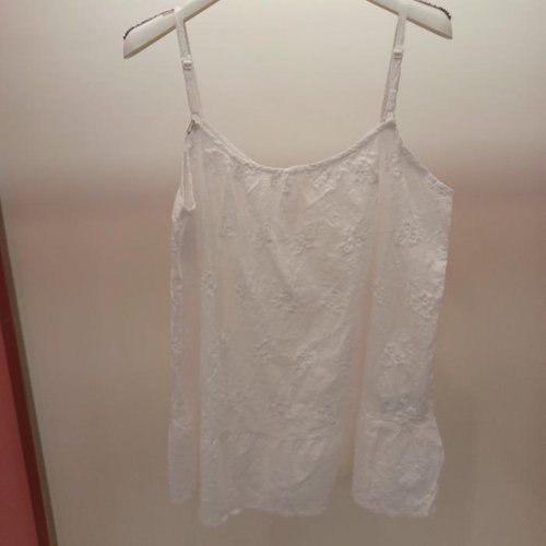 셀러허브 1 Destijl HC06 끈조절형나시 민소매 자수 품편한 블라우스형 끈나시  D2523ts46W