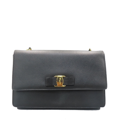 [중고] [페라가모]고이비토 중고명품  21 E480 블랙 컬러 사피아노 바라 지니 골드메탈 체인 크로스백 [명동점]