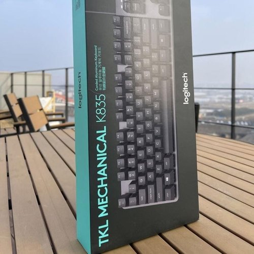 셀러허브 1 [OFK4O8RP]로지텍TKL K835유선알루미늄 기계식키보드